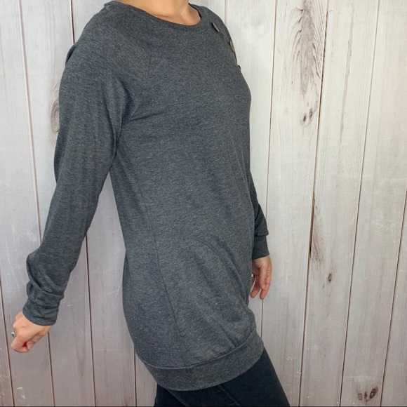 ✨LAST ONE!✨Charcoal long sleeve with button detail - Picture 7 of 8